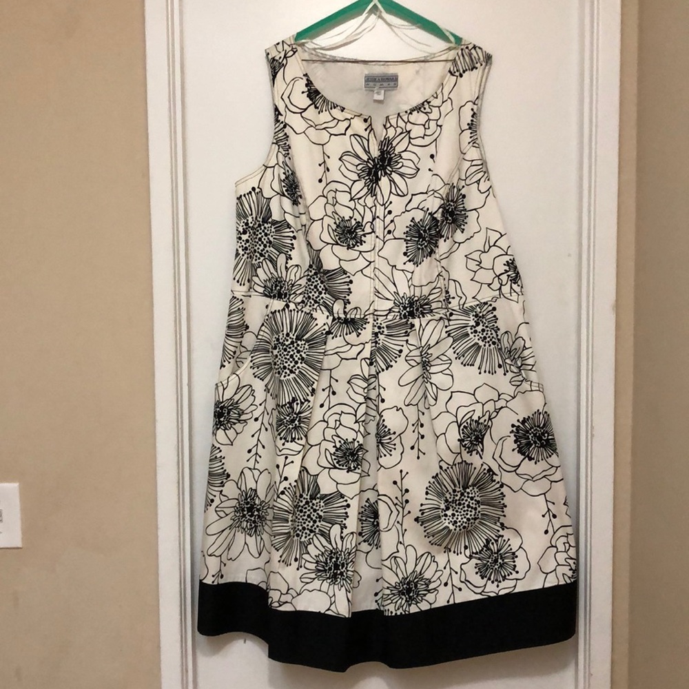 Plus size white and black dress with pockets